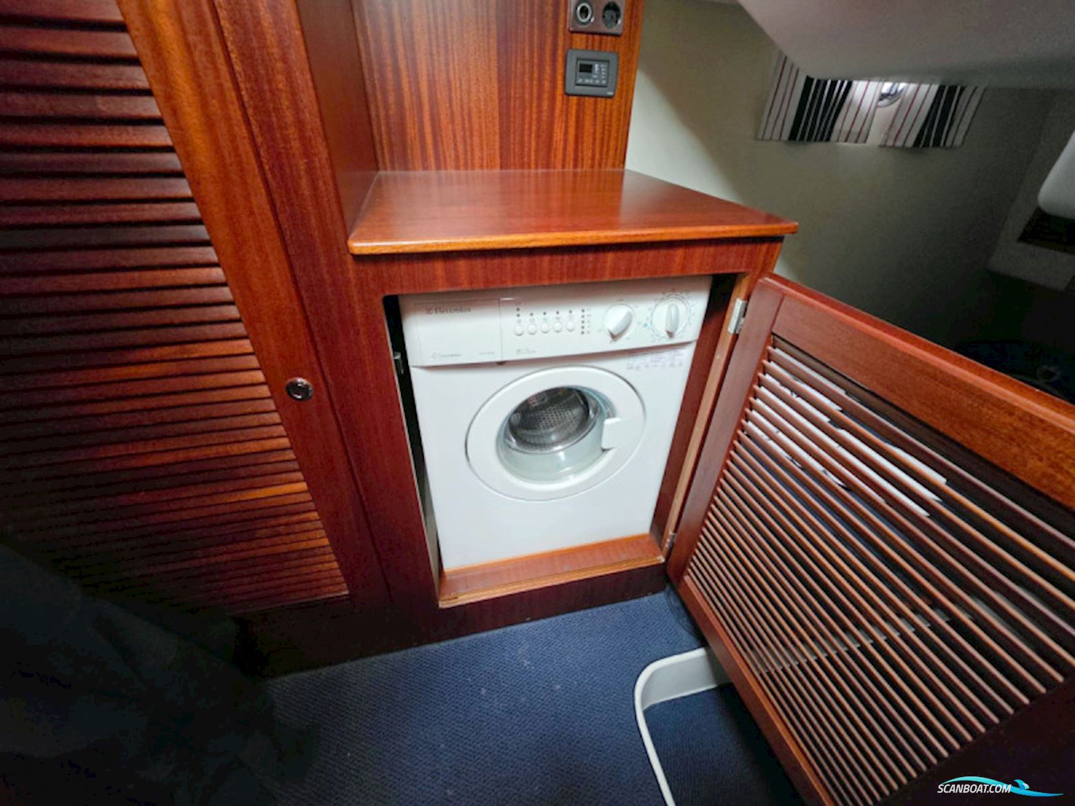 Nimbus 42 Nova Coupé