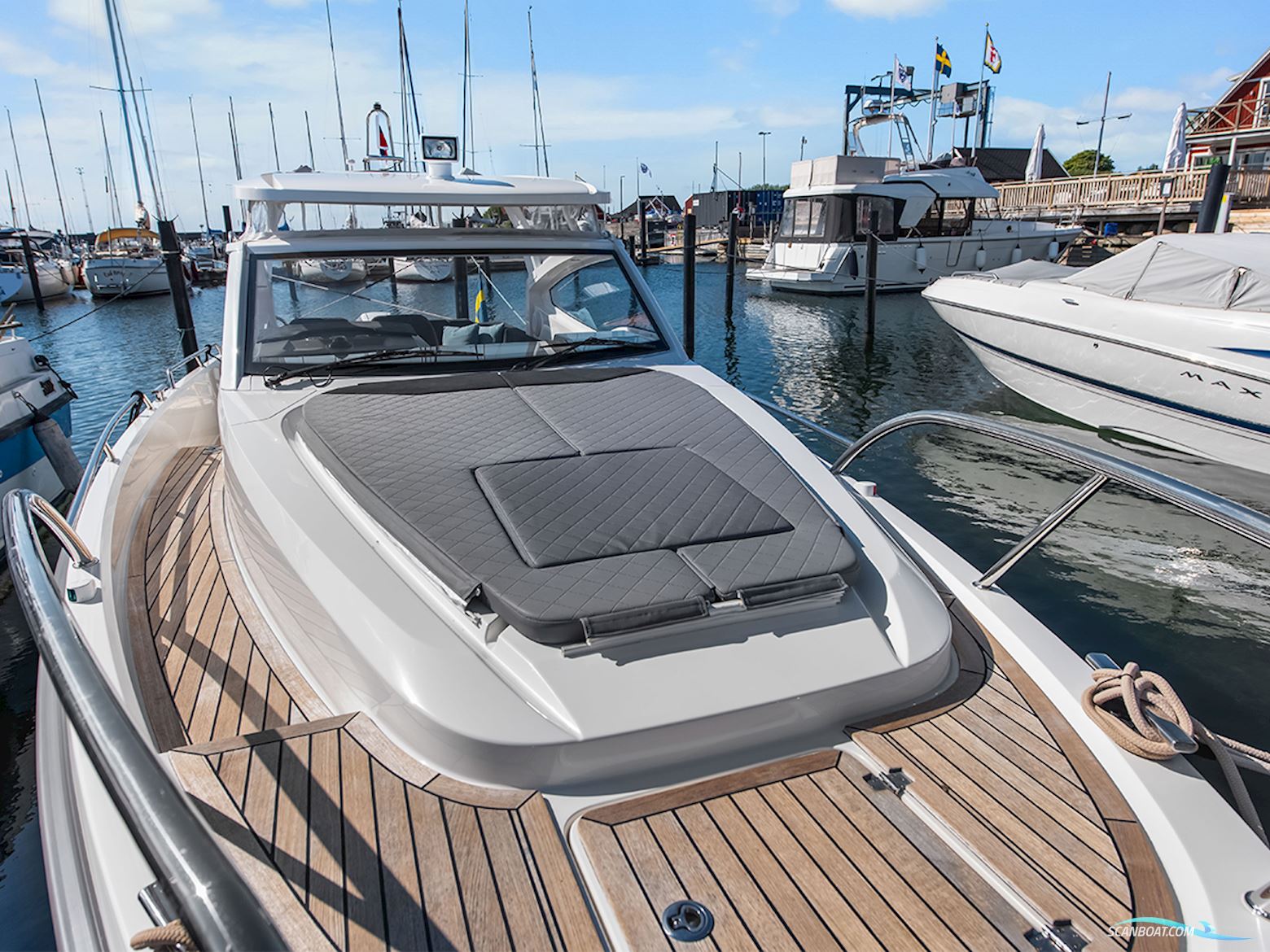 Nimbus W9 T-Top