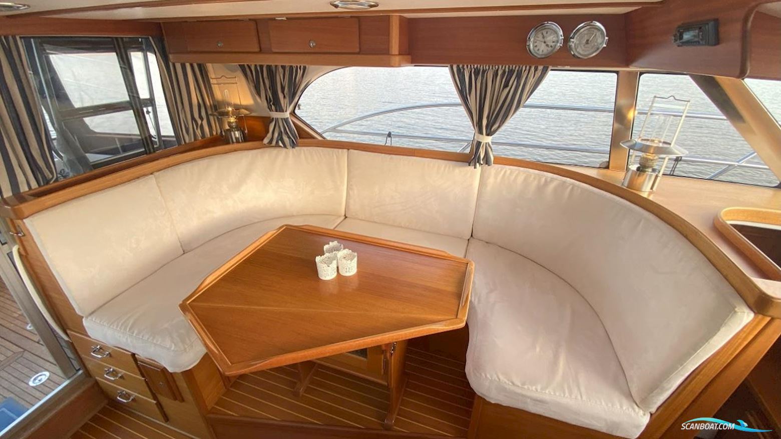 NORD WEST 390 FLYBRIDGE