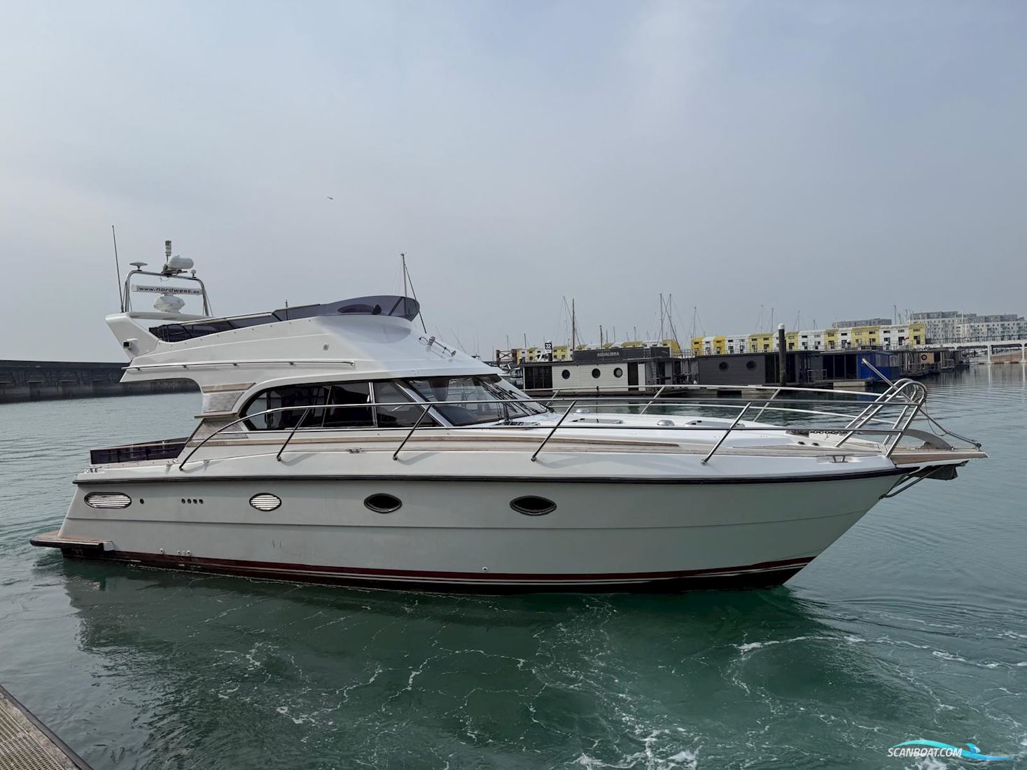 Nord West 390 Flybridge Motorbåd 2006, med D6-350 motor, England