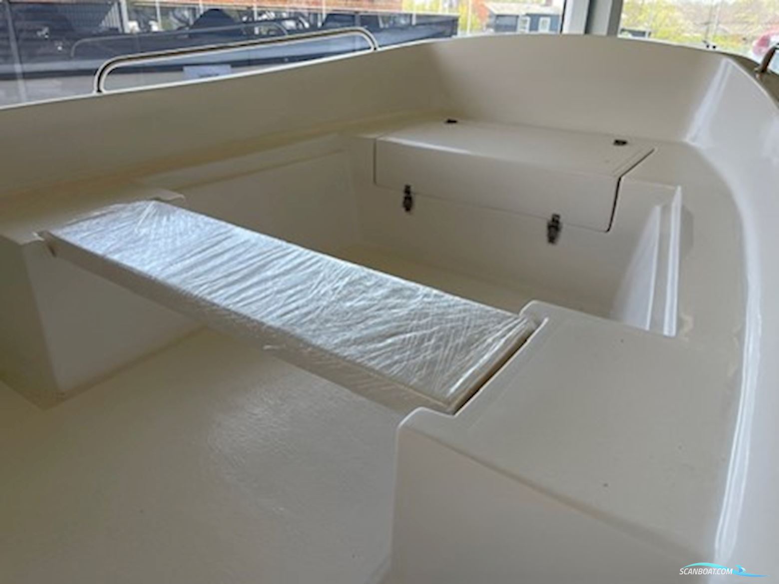 NORDIC 550 FISK MED SELVLÆNSENDE DØRK