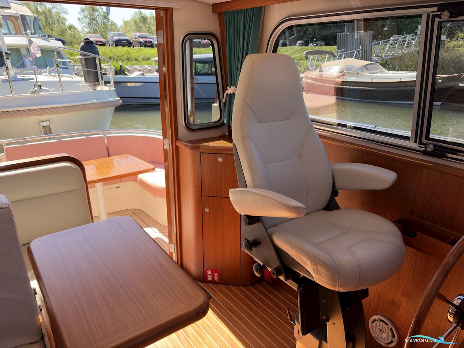North-Line 37 Wheelhouse