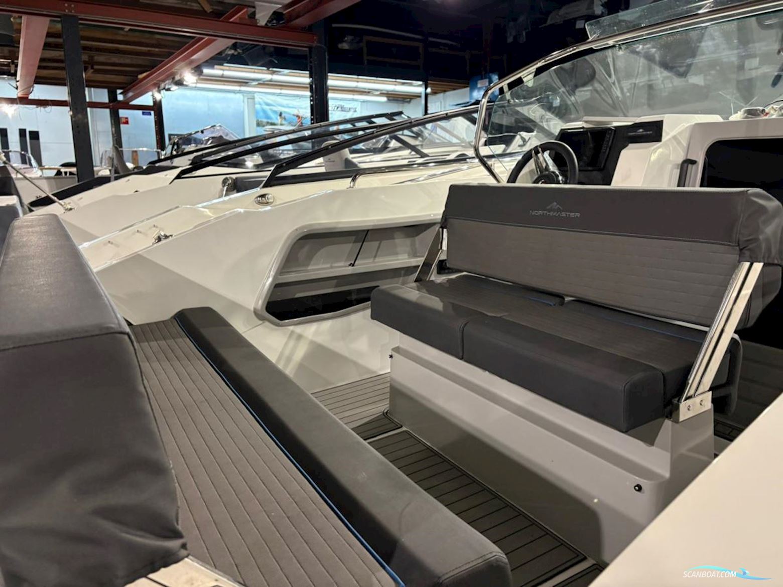 NorthMaster 645 open