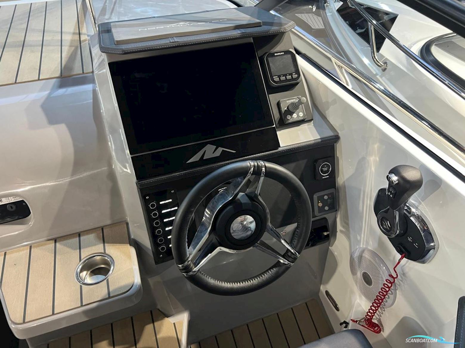 NorthMaster 760 Cruiser. Dit schip is aanwezig op de Suzuki stand van hiswa te water 2026.