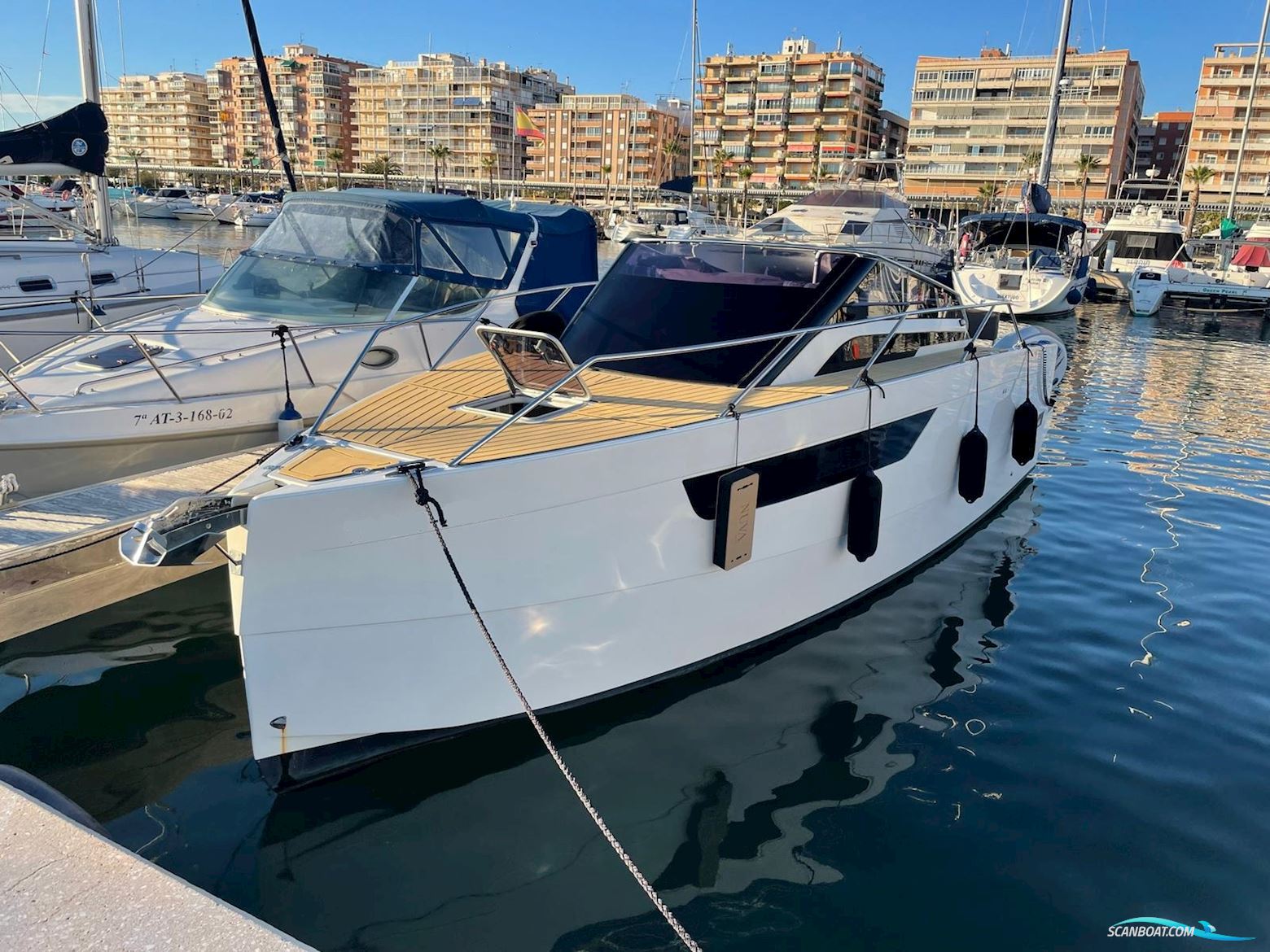 Nuva Yachts M8 Cabin Motorbåd 2020, med Mercury motor, Spanien