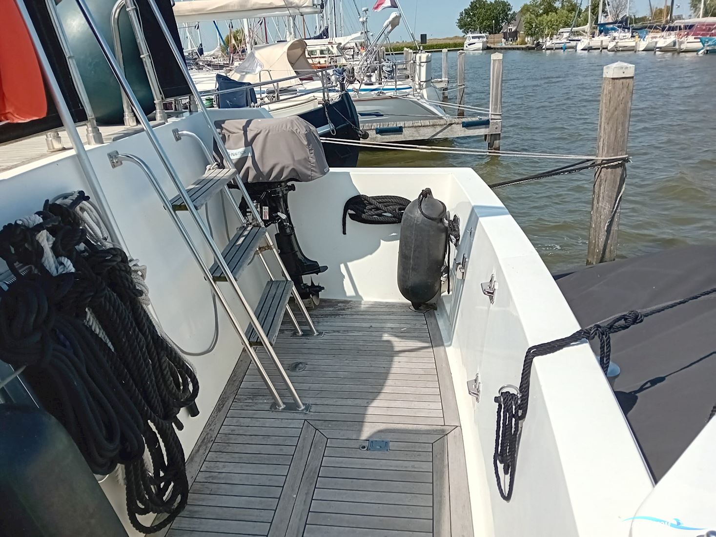 Ocean Alexander 440 Cockpit Motor Yacht
