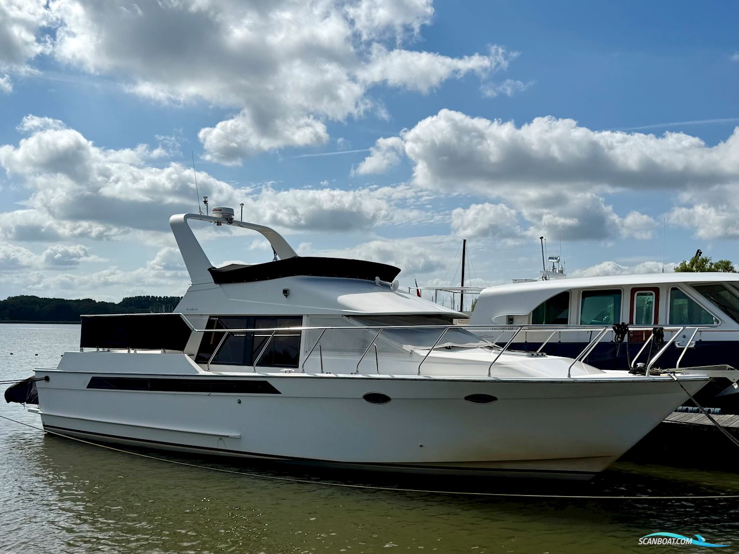 Ocean Alexander 440 Cockpit Motor Yacht