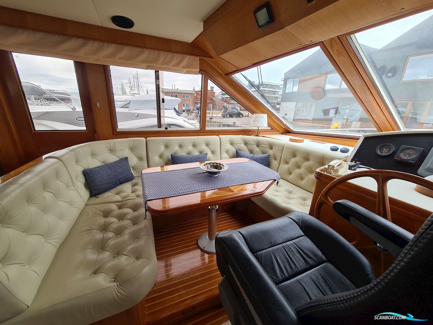 Ocean Alexander 548