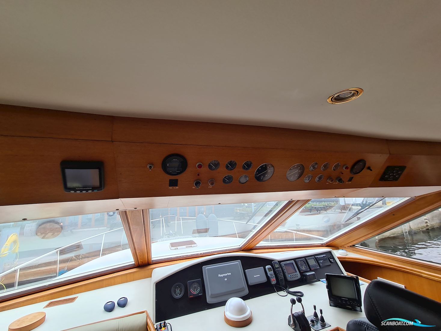 Ocean Alexander 548