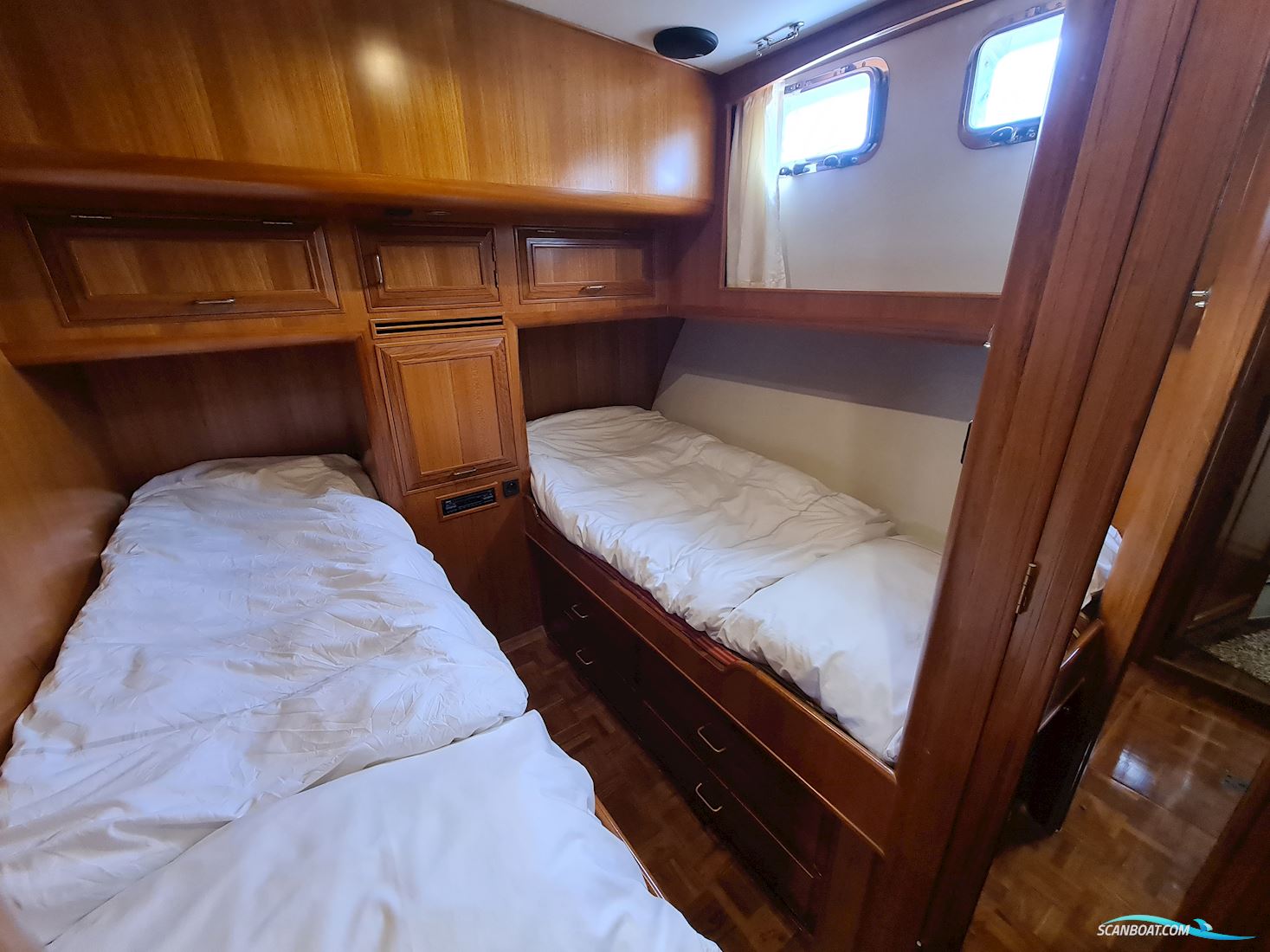 Ocean Alexander 548