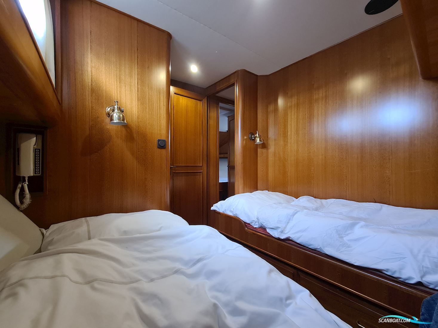 Ocean Alexander 548
