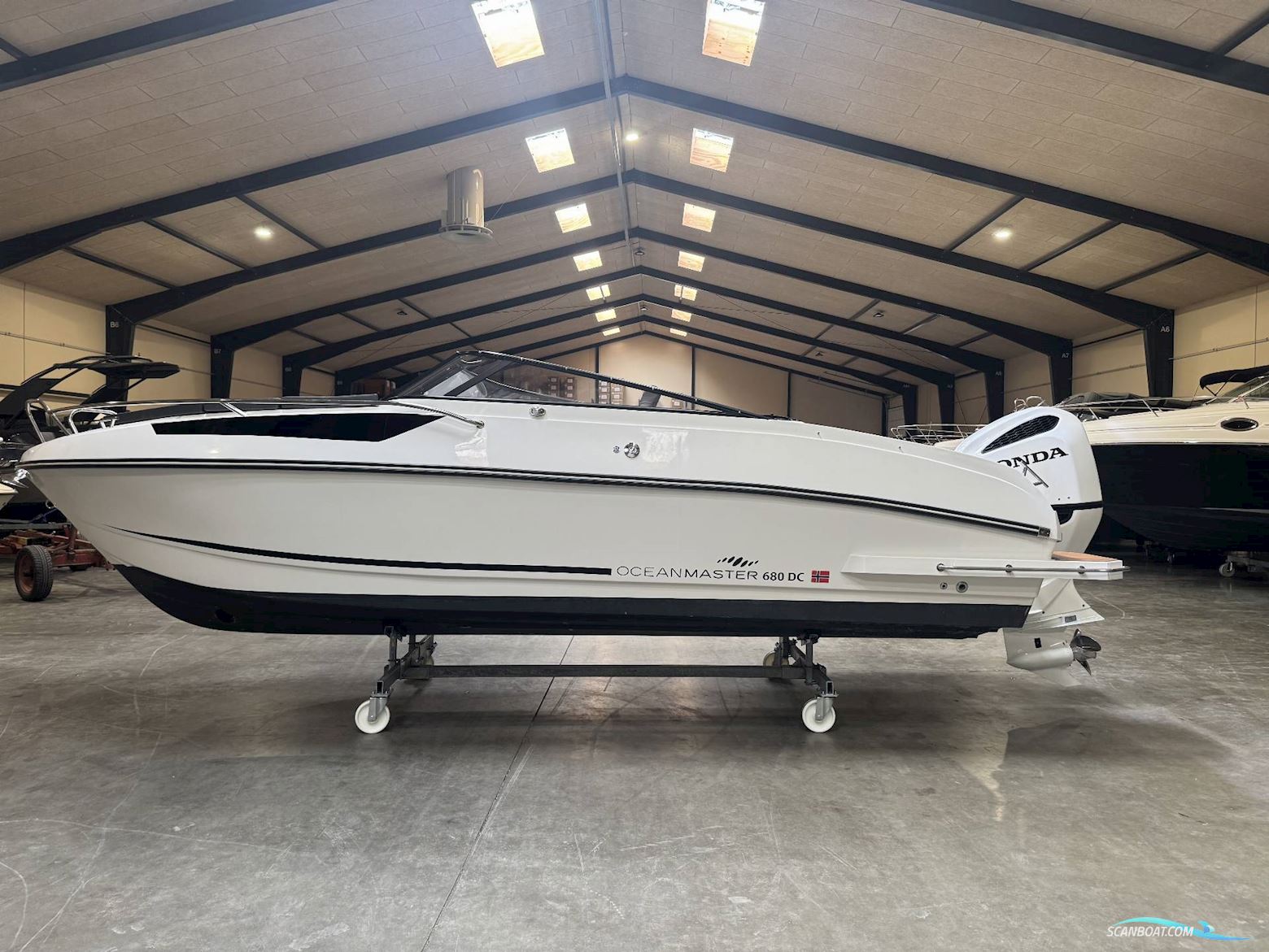 Oceanmaster 680DC m/ 250 Honda 4-Takt Kun 60 Timer Motorbåd 2023, med Honda motor, Danmark