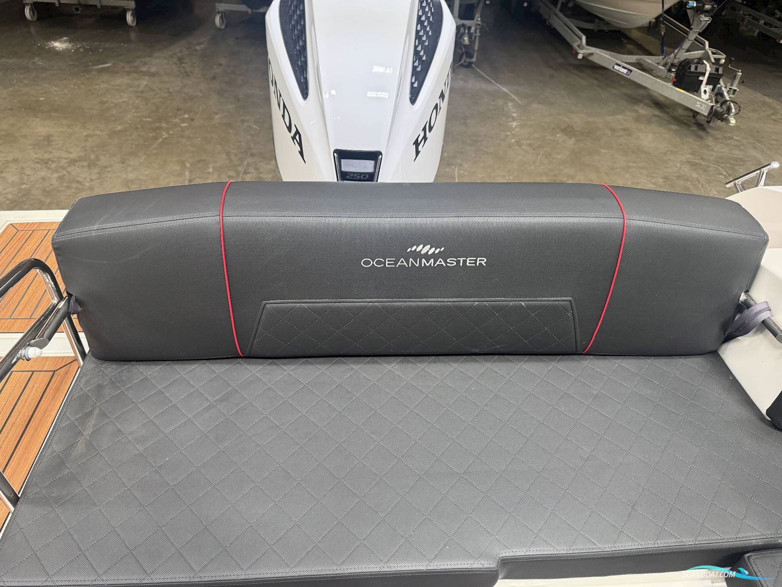 Oceanmaster 680DC m/ 250 Honda 4-Takt Kun 60 Timer