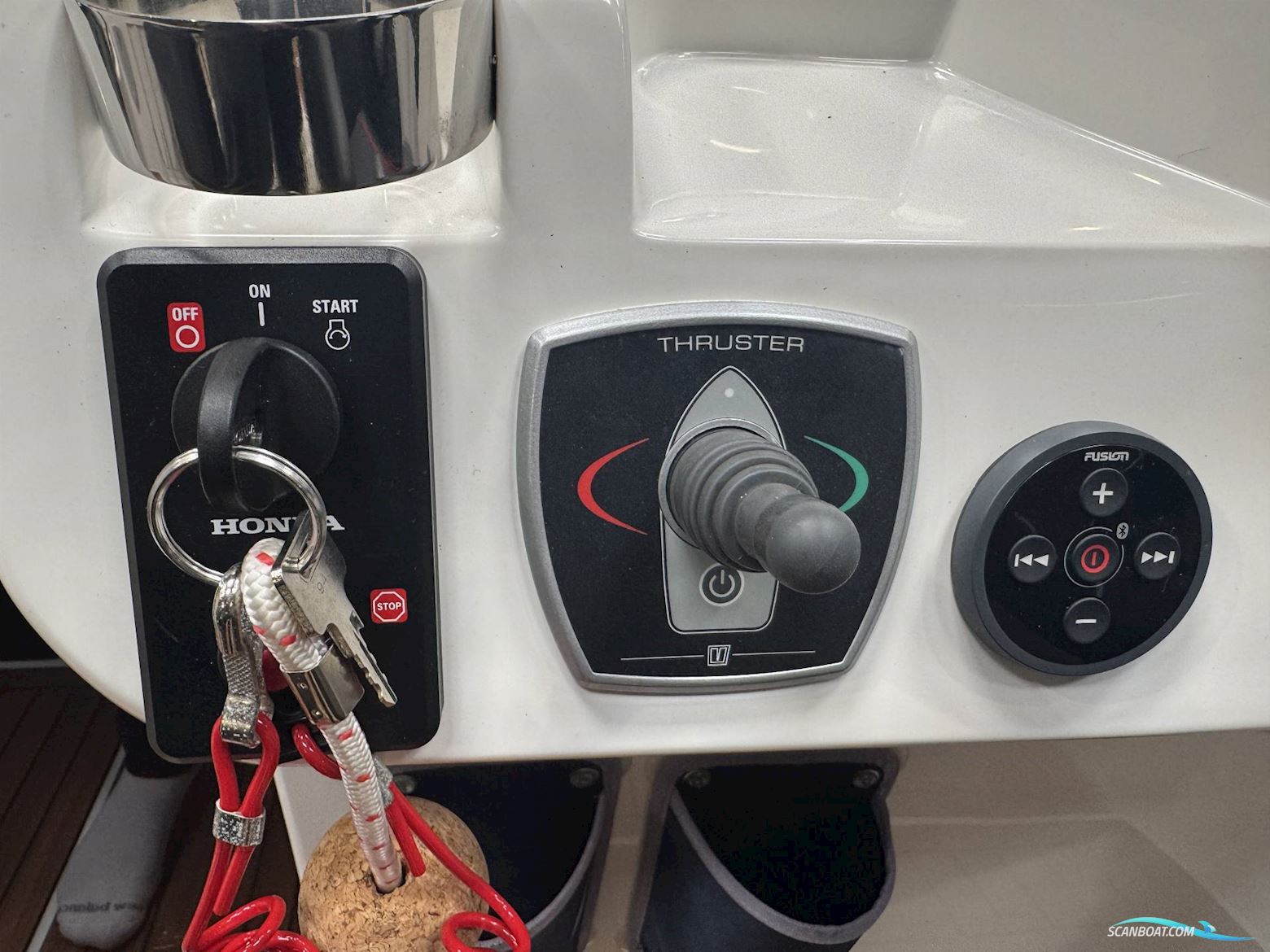 Oceanmaster 680DC m/ 250 Honda 4-Takt Kun 60 Timer