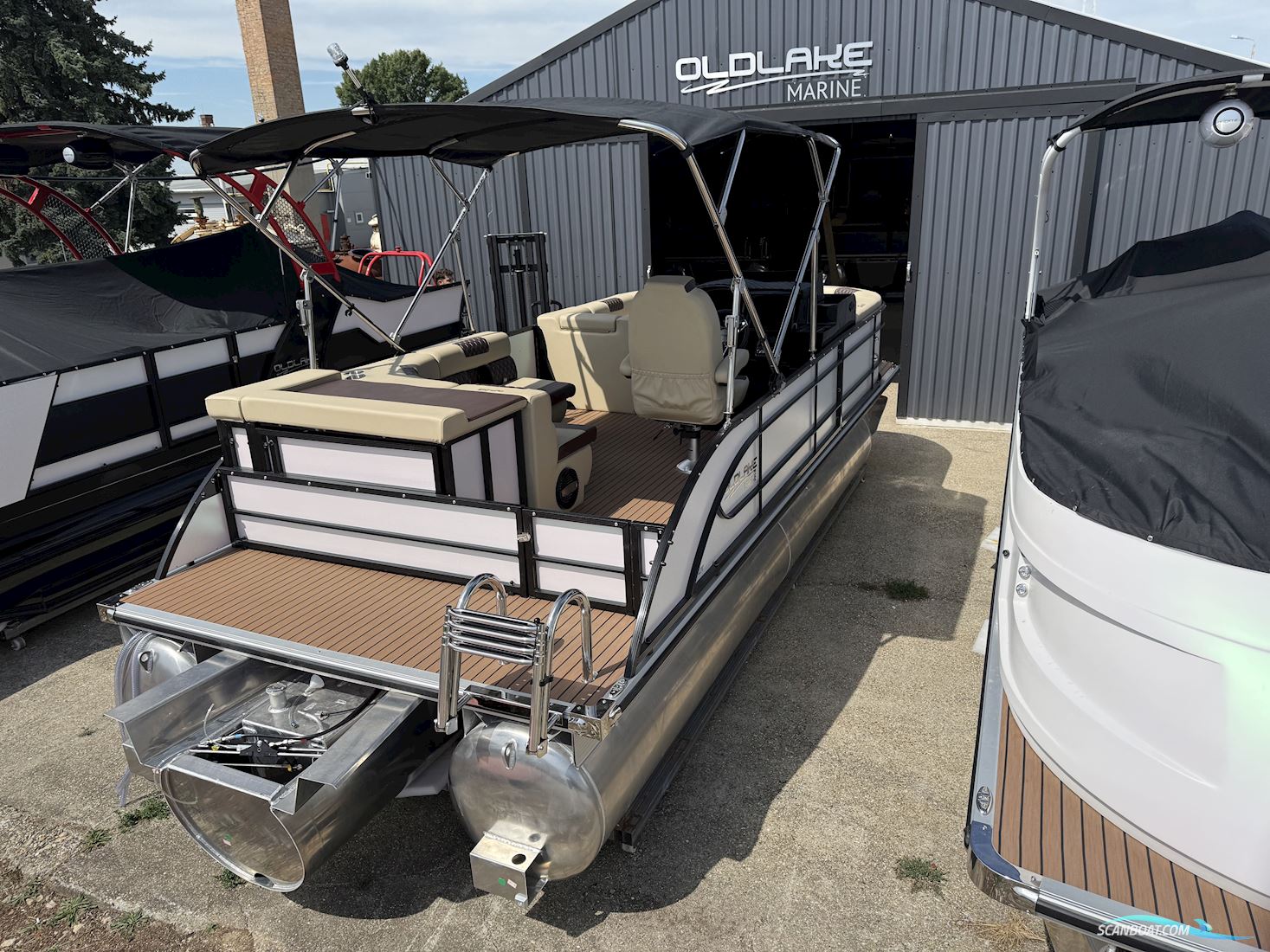 Old Lake Marine T21 Pontoon