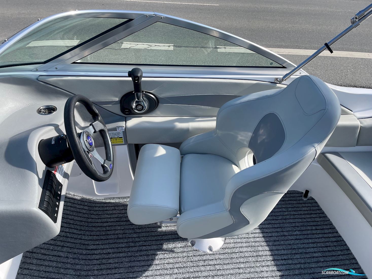 Olympic 580 Bowrider Med Mercury 115 hk CT