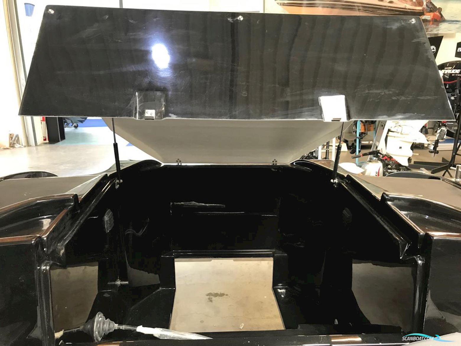 Oud Huijzer 580 Tender