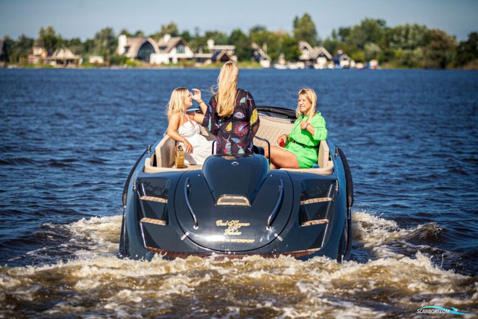 Oud Huijzer 600 Tender nieuw overjarig!