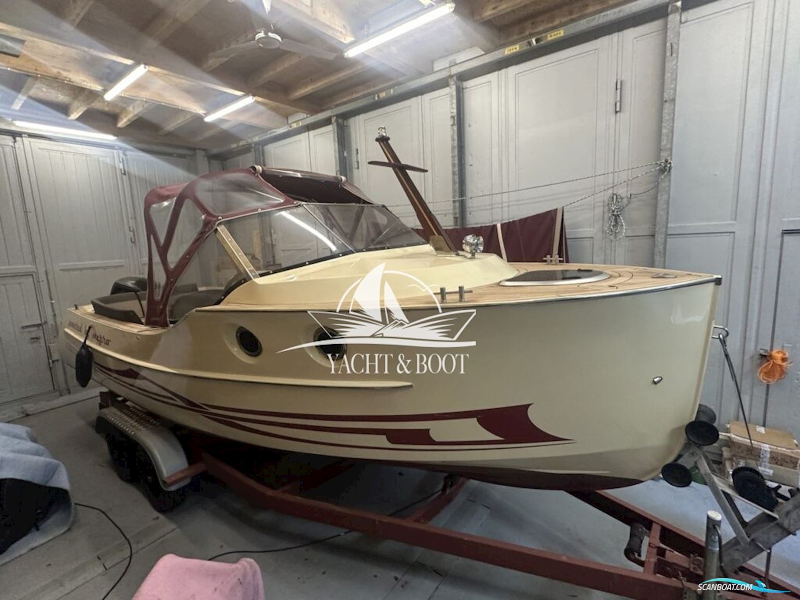 Oud Huijzer 700 Cabine