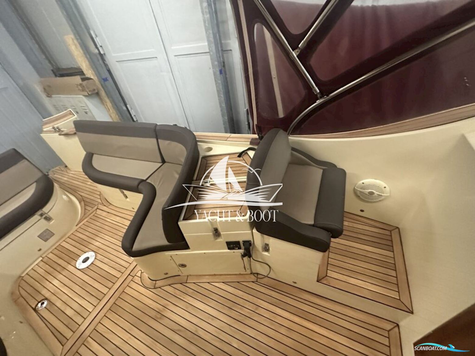 Oud Huijzer 700 Cabine