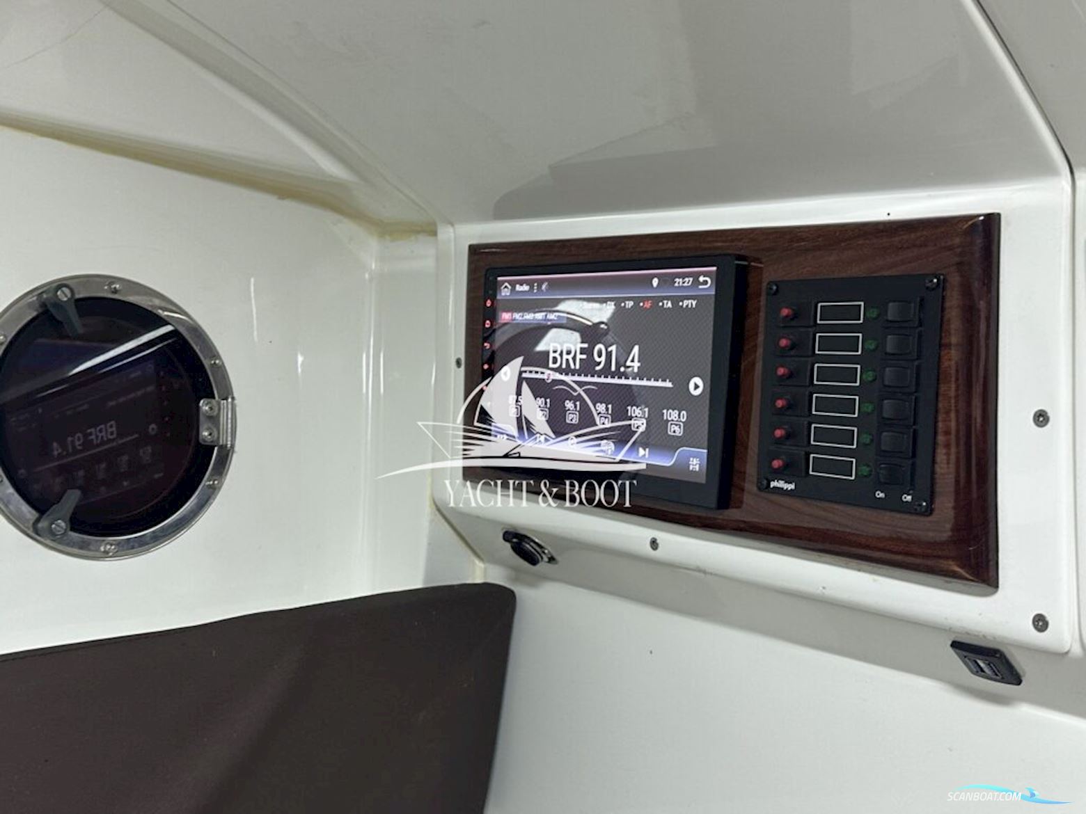 Oud Huijzer 700 Cabine