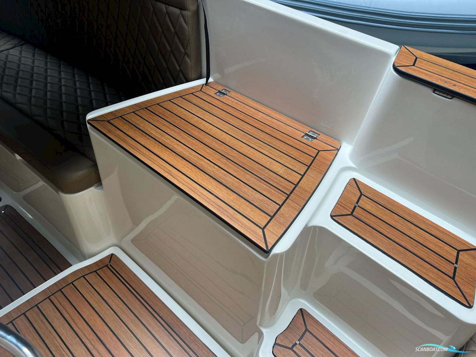 Oud Huijzer 740 Tender