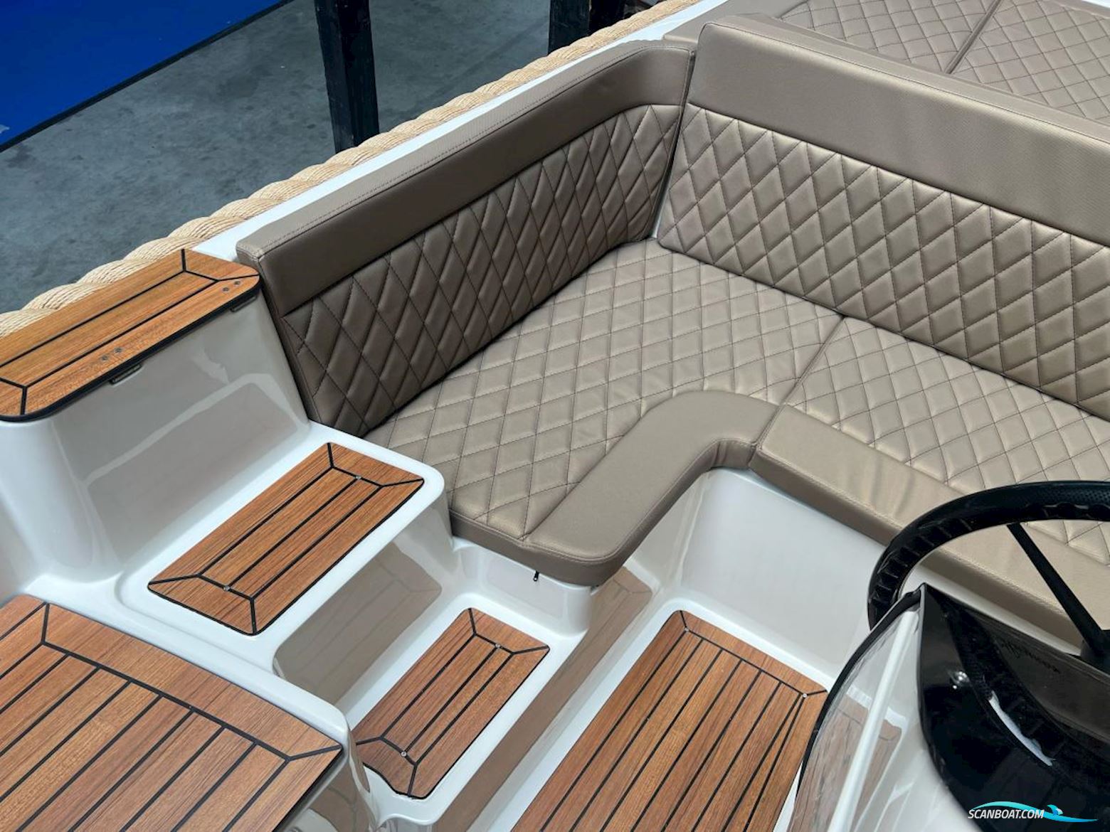 Oud Huijzer 740 Tender