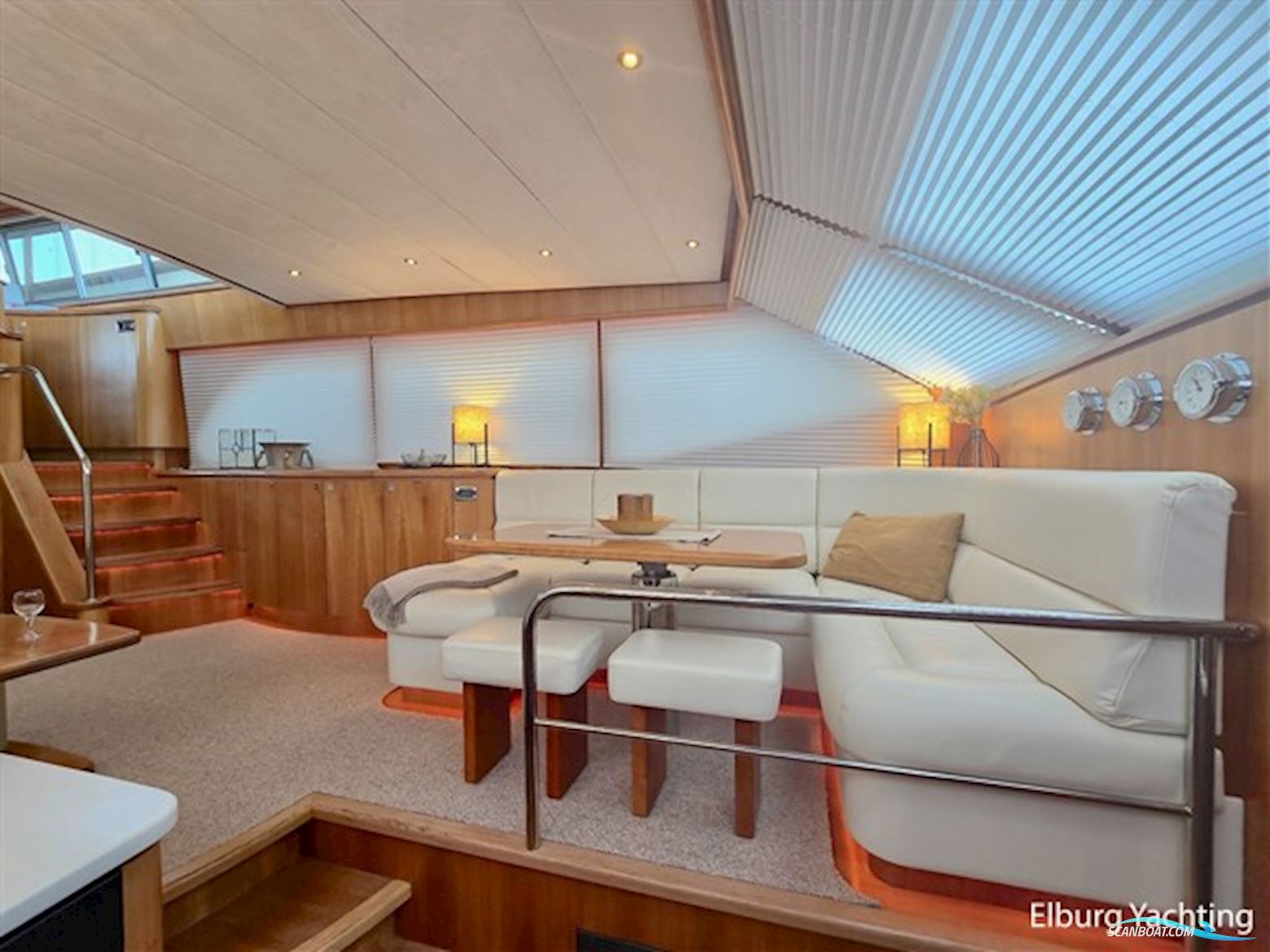 Pacific Allure 180 - Wheelhouse