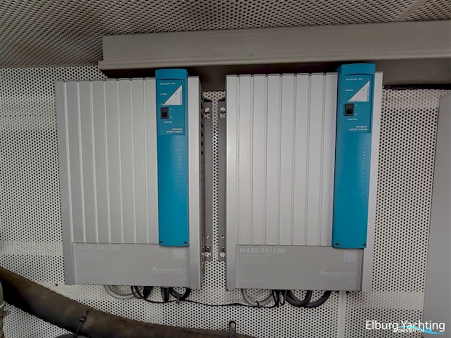 Pacific Allure 180 - Wheelhouse