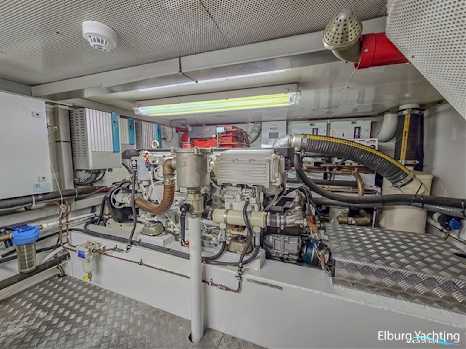 Pacific Allure 180 - Wheelhouse