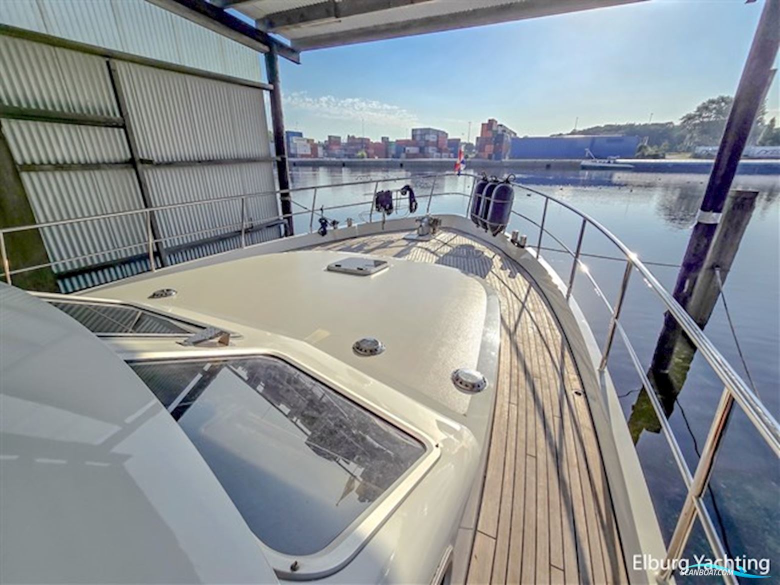 Pacific Allure 180 - Wheelhouse