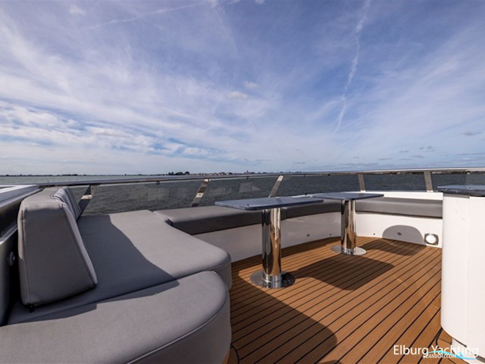 Pacific Pearl Fly 21.00 - CB - Stabilizers