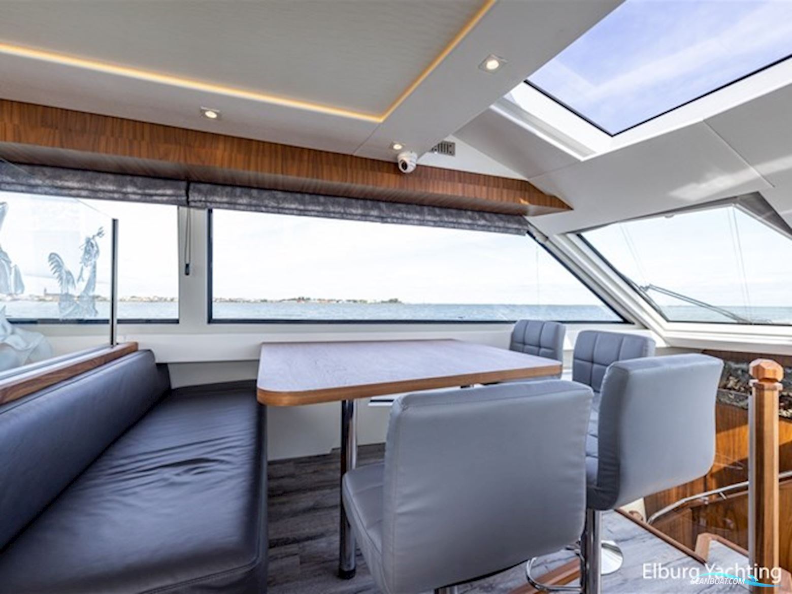 Pacific Pearl Fly 21.00 - CB - Stabilizers