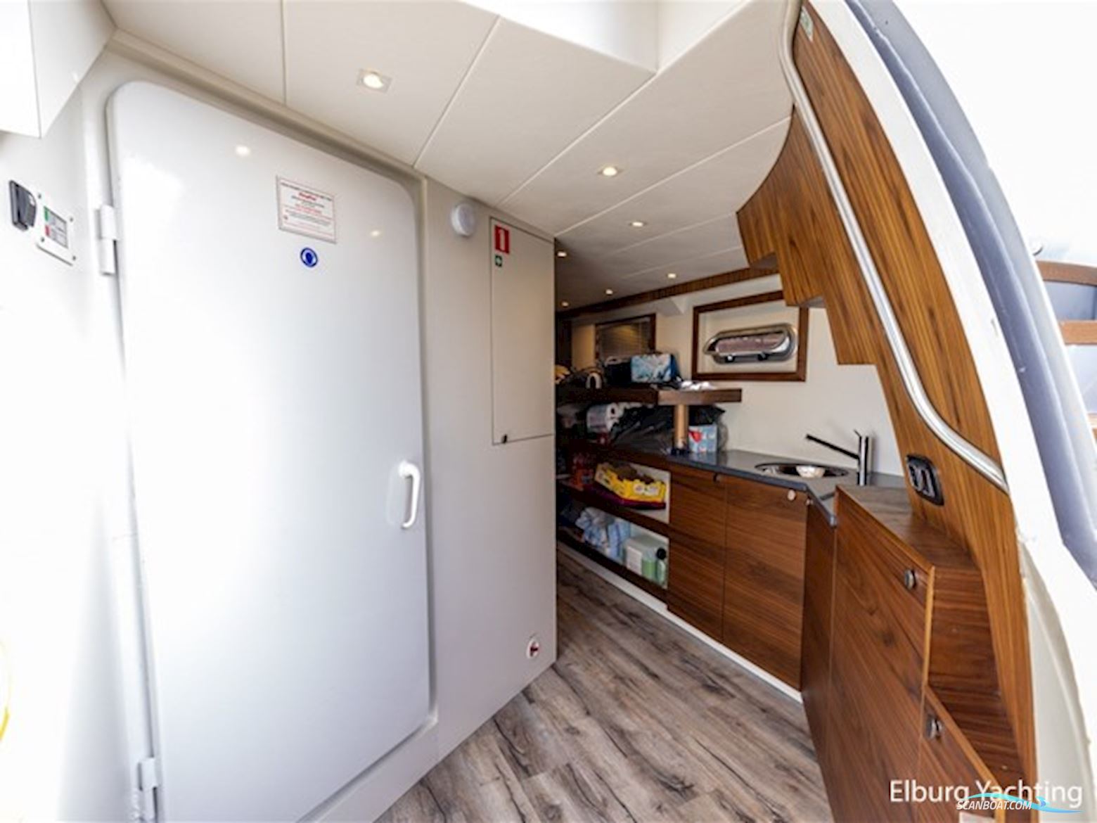 Pacific Pearl Fly 21.00 - CB - Stabilizers