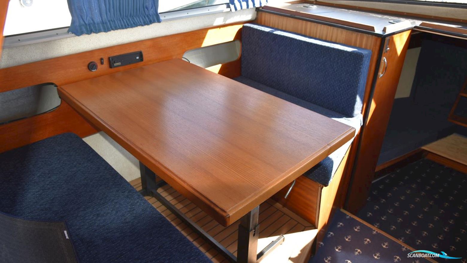 Parad 31 Flying Bridge