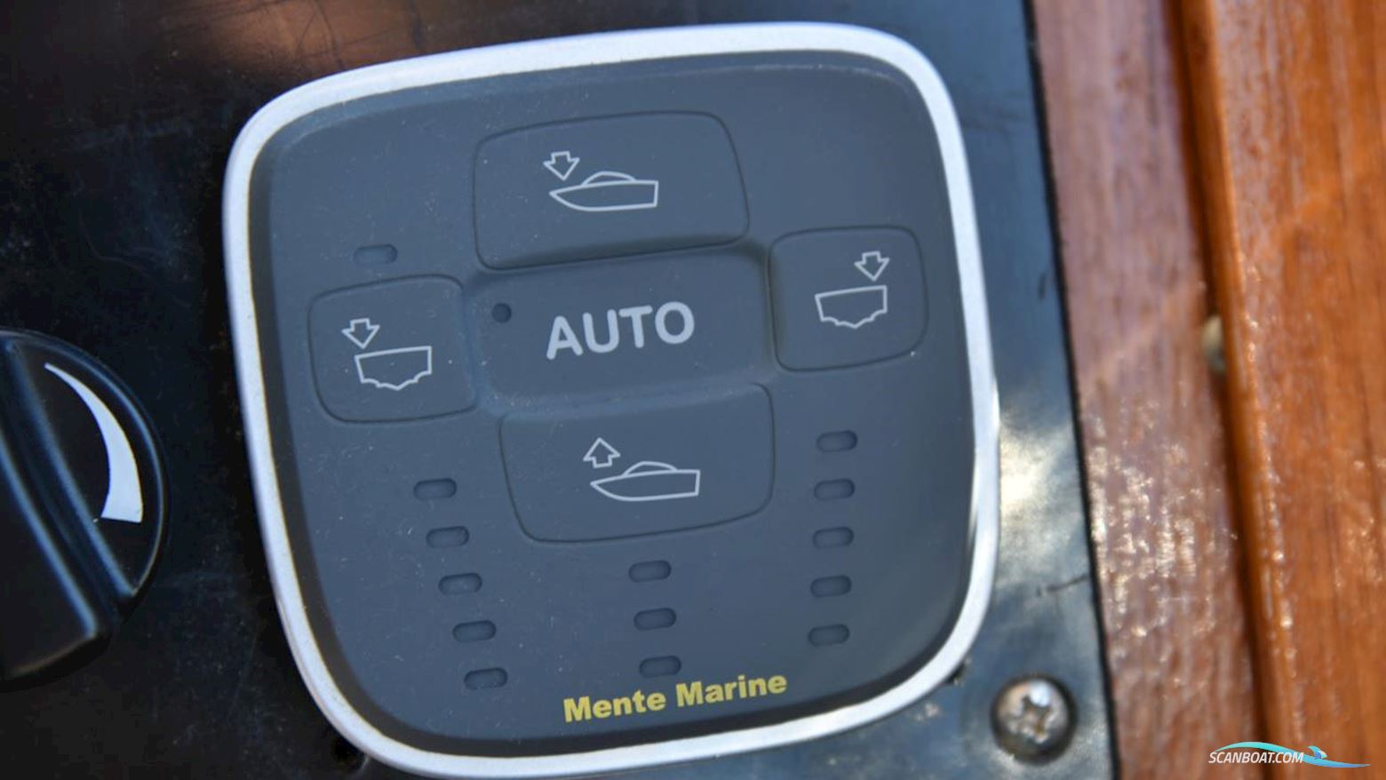 Parad 31 Flying Bridge