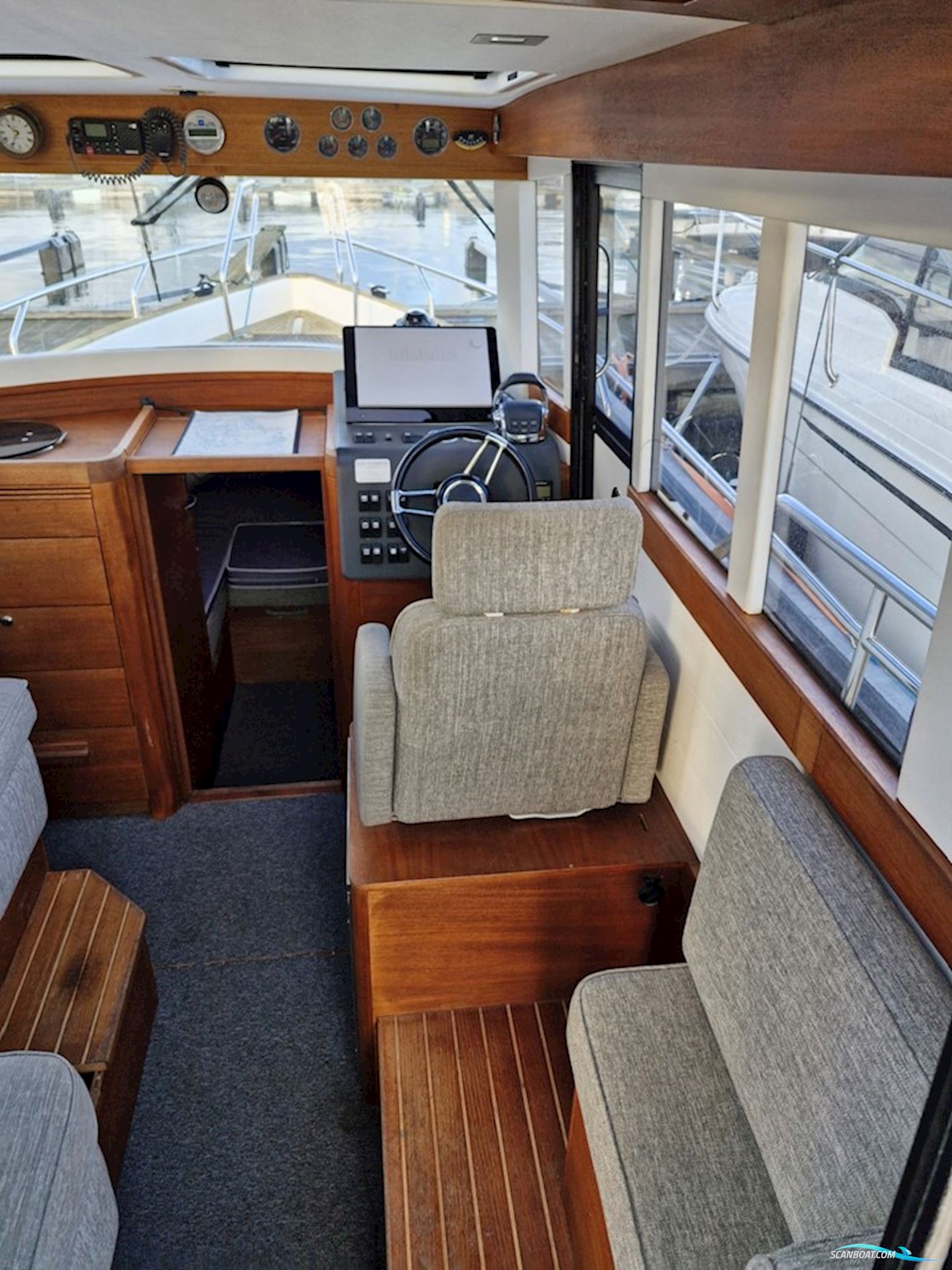 Paragon 25 Cabin