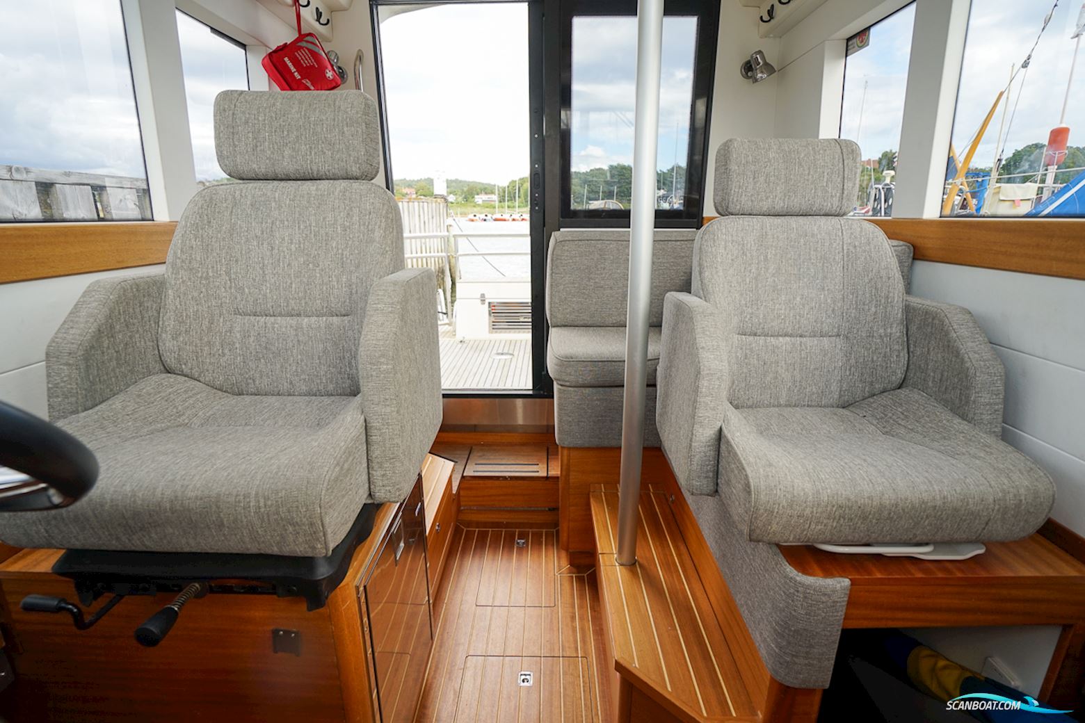 Paragon 25 Cabin