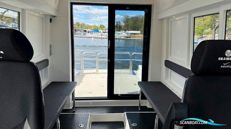 Paragon 31 Cabin