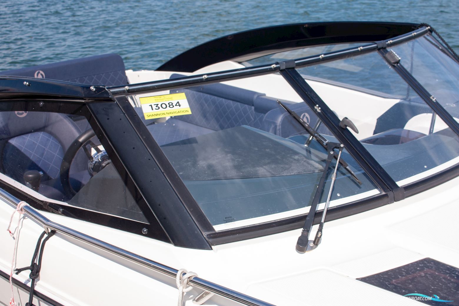 Parker 630  Day Cruiser