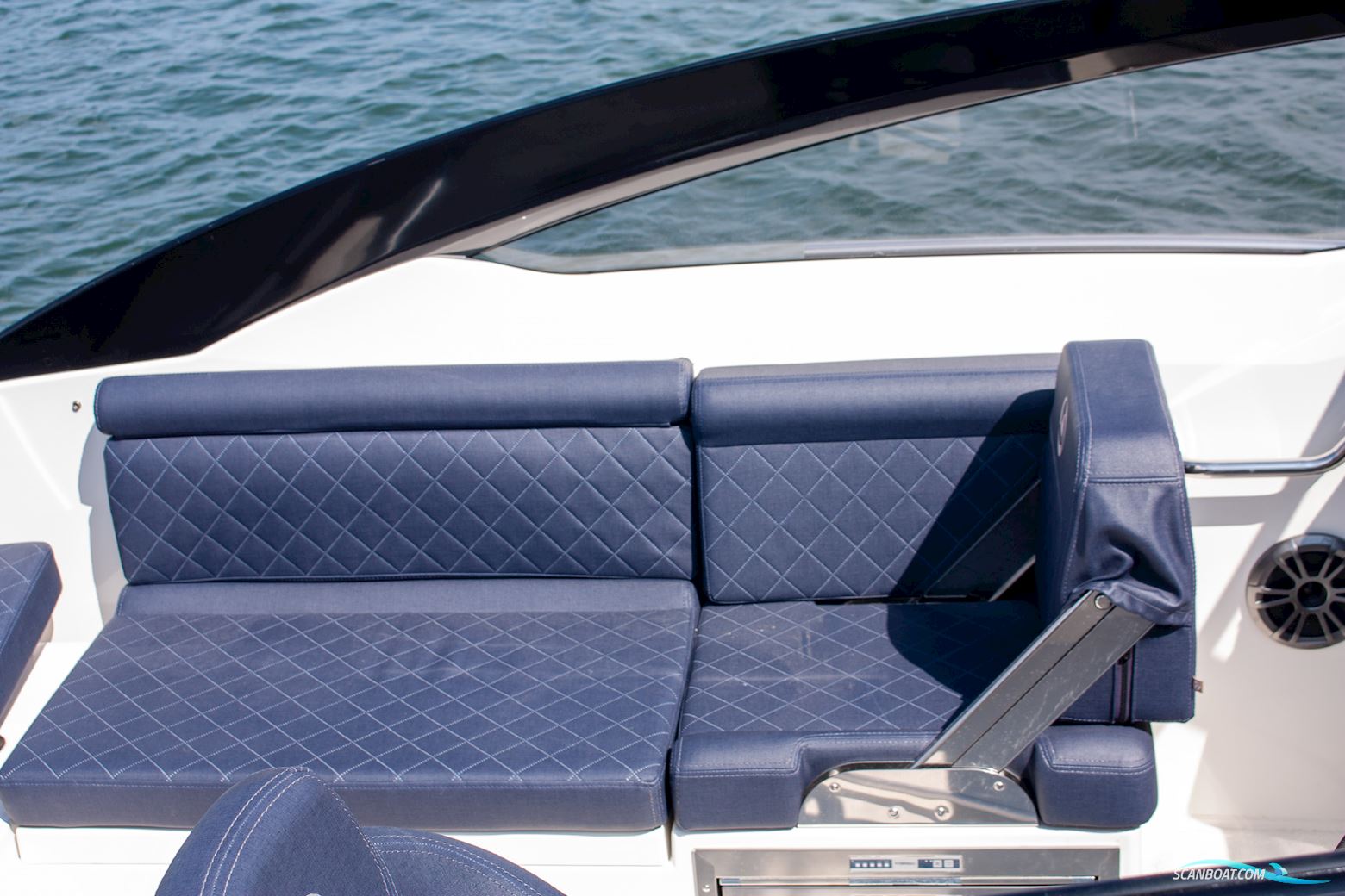 Parker 630  Day Cruiser