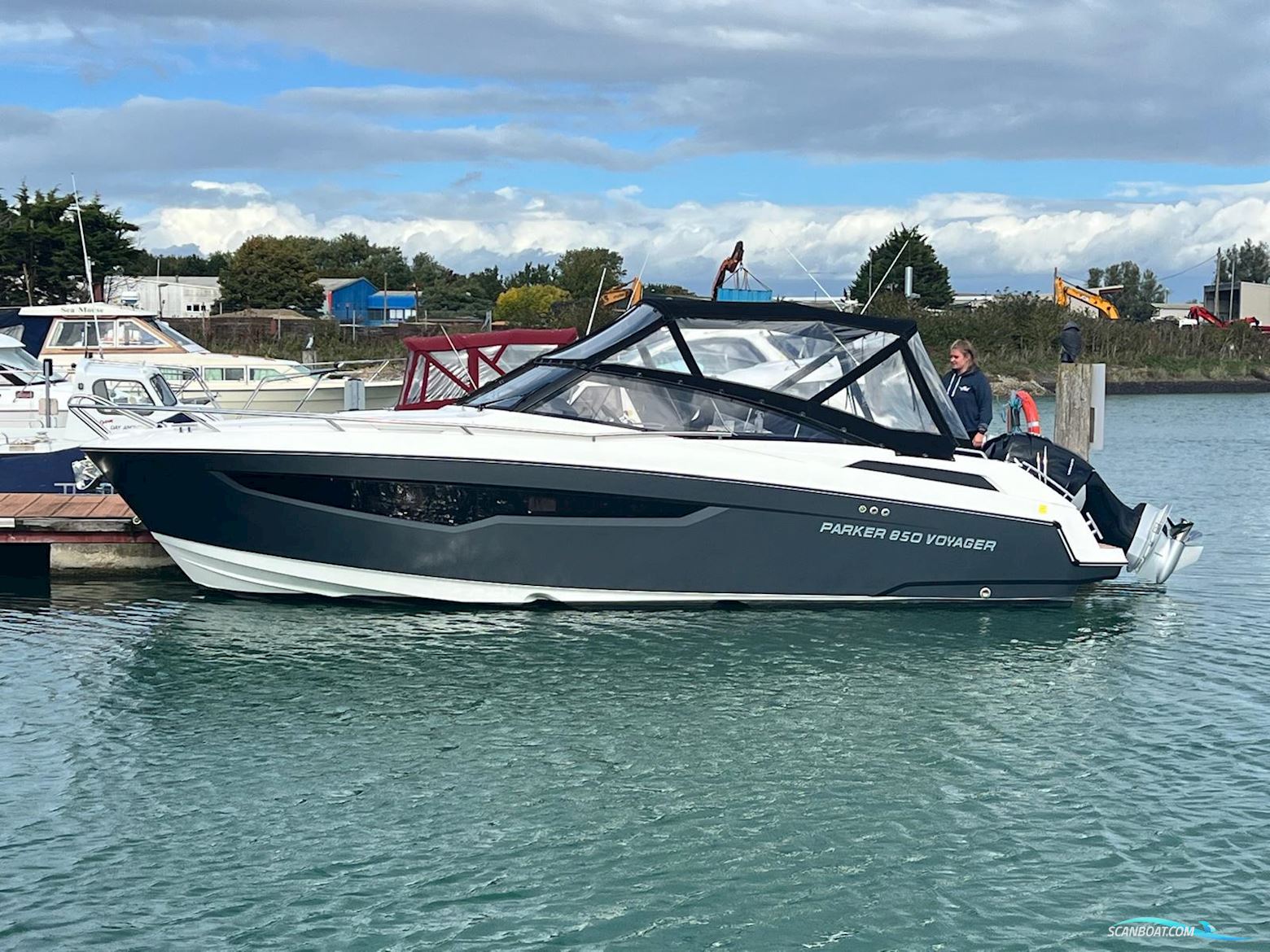 Parker 850 Voyager Motorbåd 2019, med Mercury motor, England