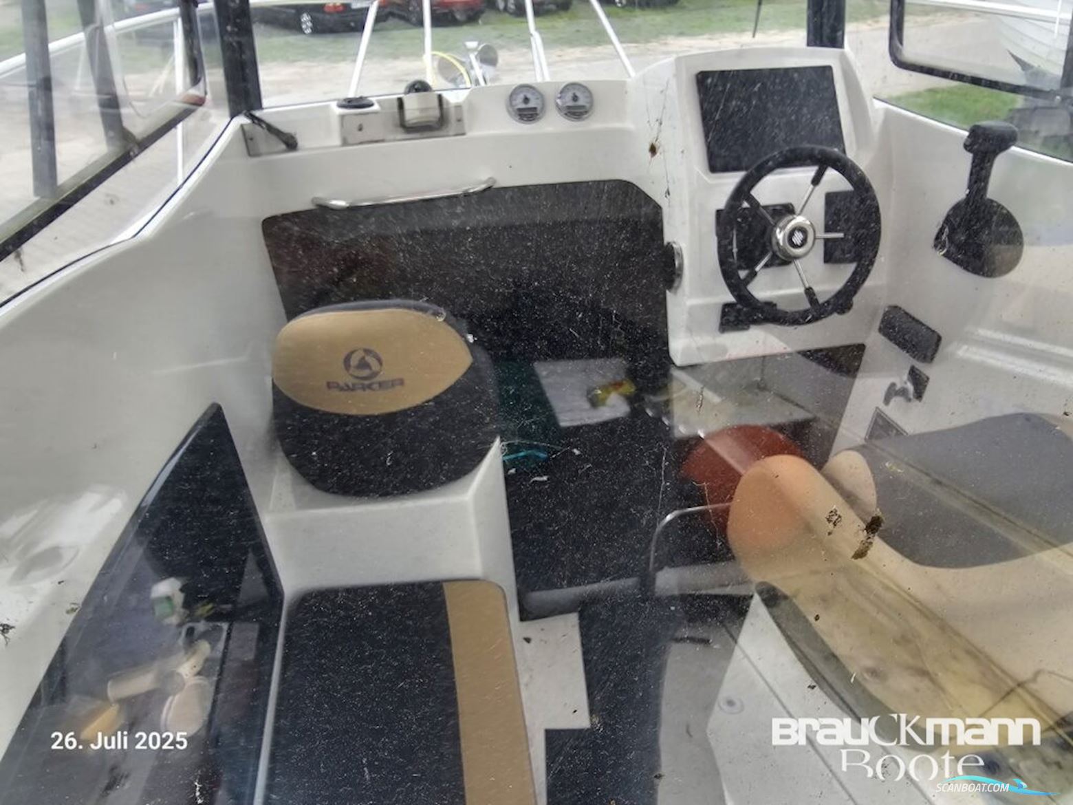 Parker Marine 660 Pilothouse