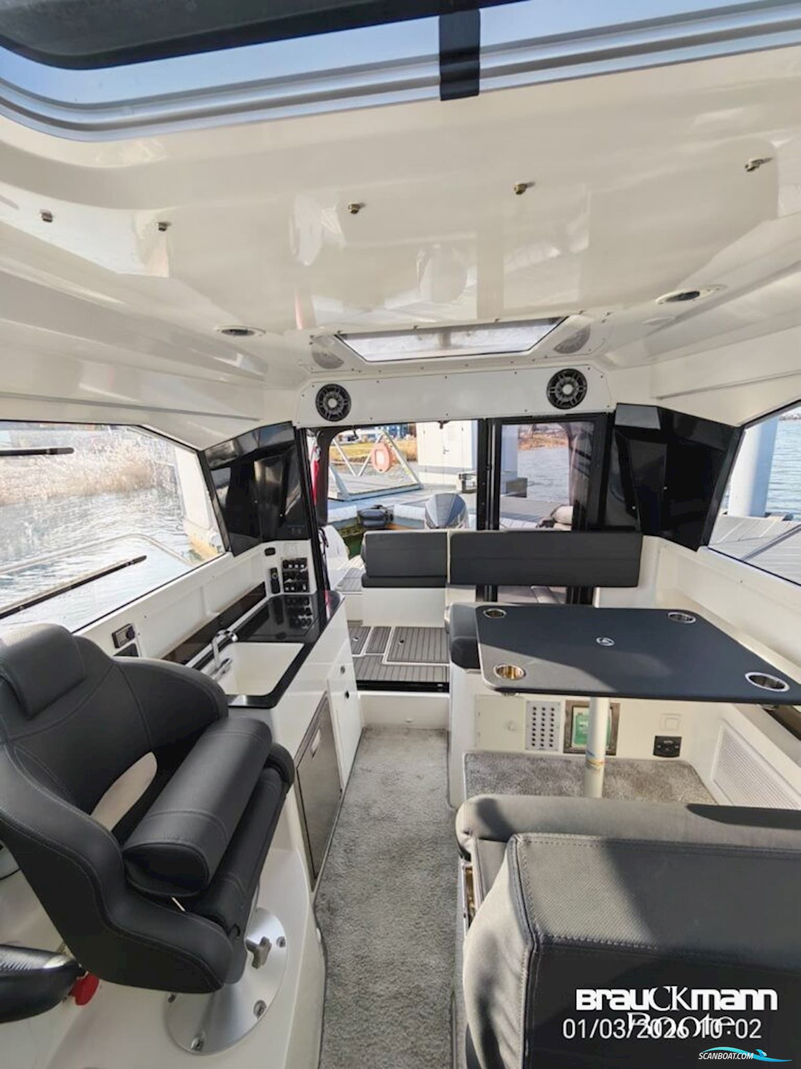 Parker Marine 790 Explorer
