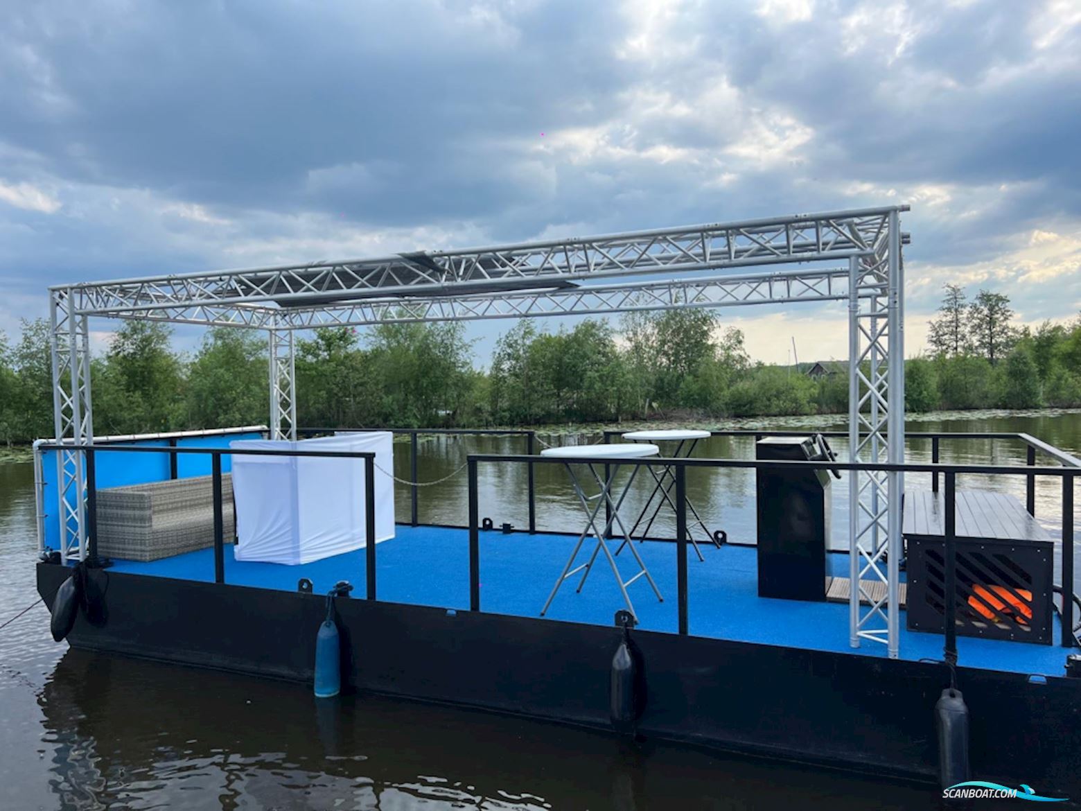 Partyboot Staal Pontoon