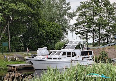 Pedro 37    KUN 1025 timer på tælleren  Motorbåd 2002, med Perkins M 135  motor, Holland