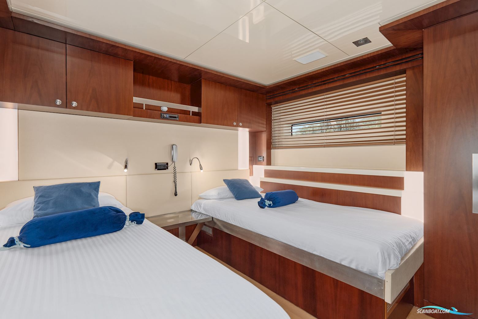 Peer Gynt Big Rubber Duck