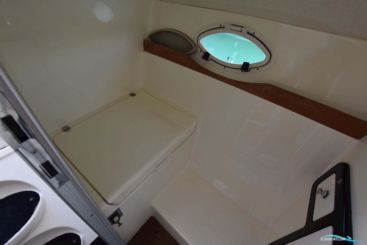 Performance Cruising 907