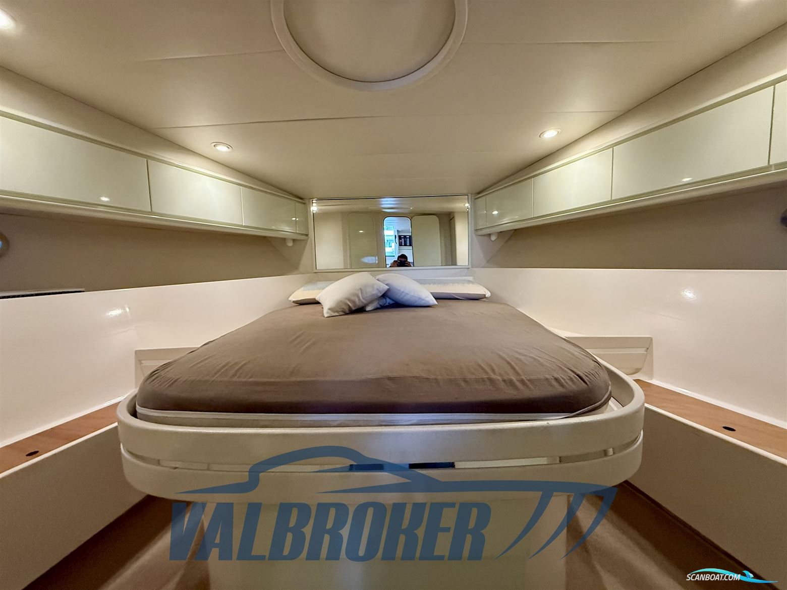 Pershing 40