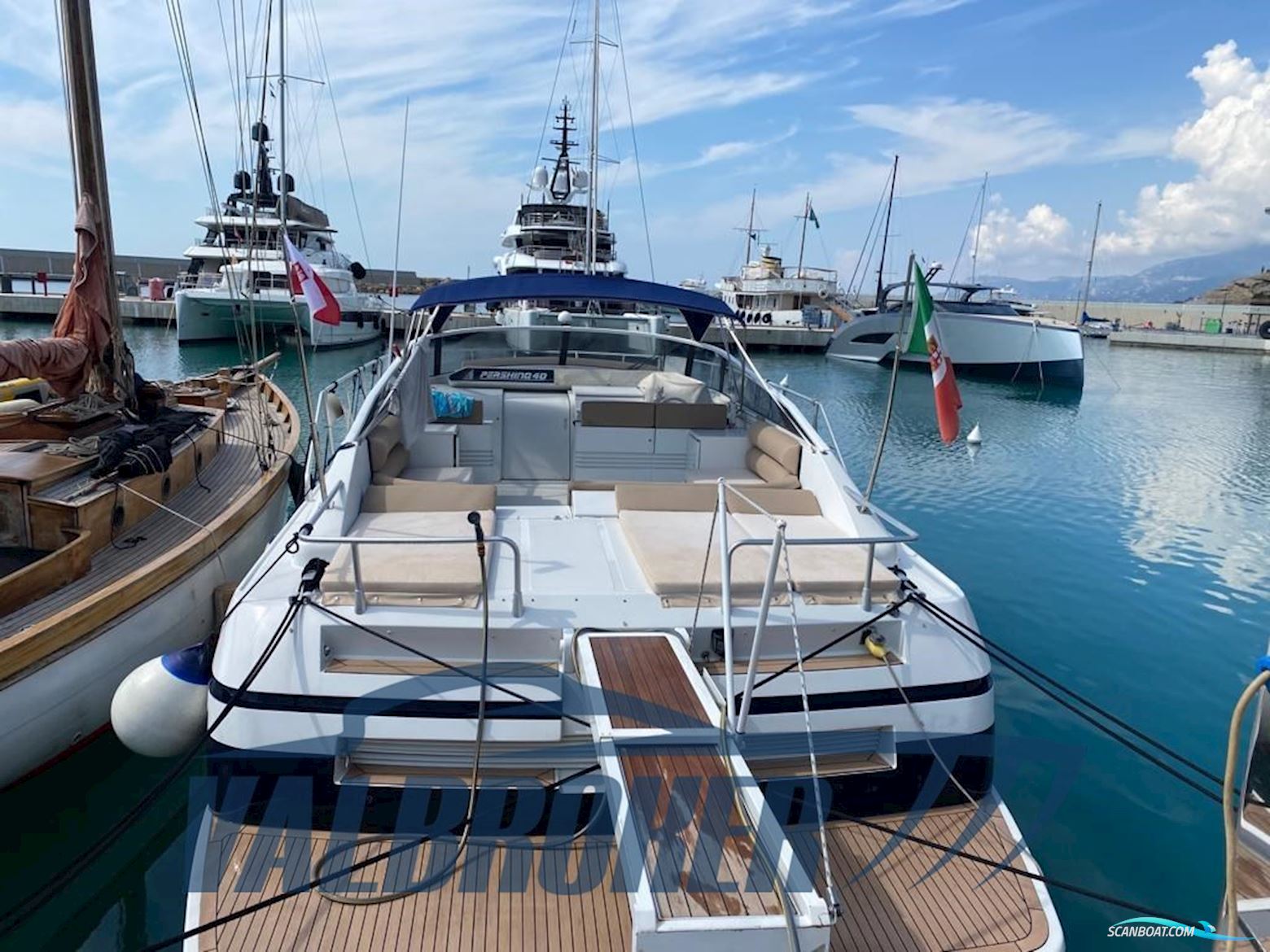 Pershing 40